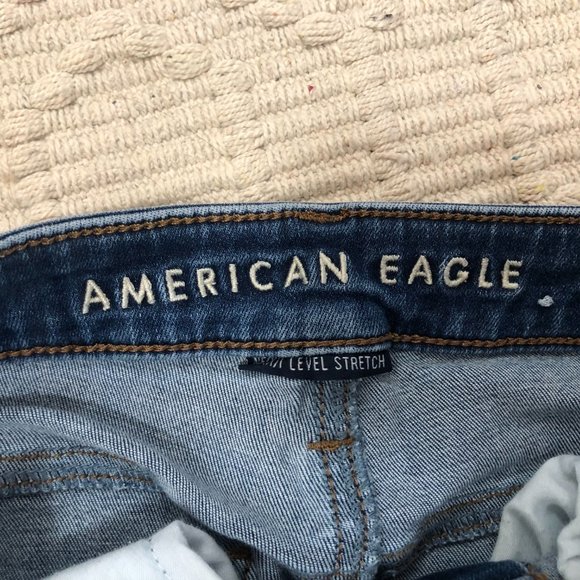 American Eagle Super High Rise Distressed Jegging - Picture 4 of 5